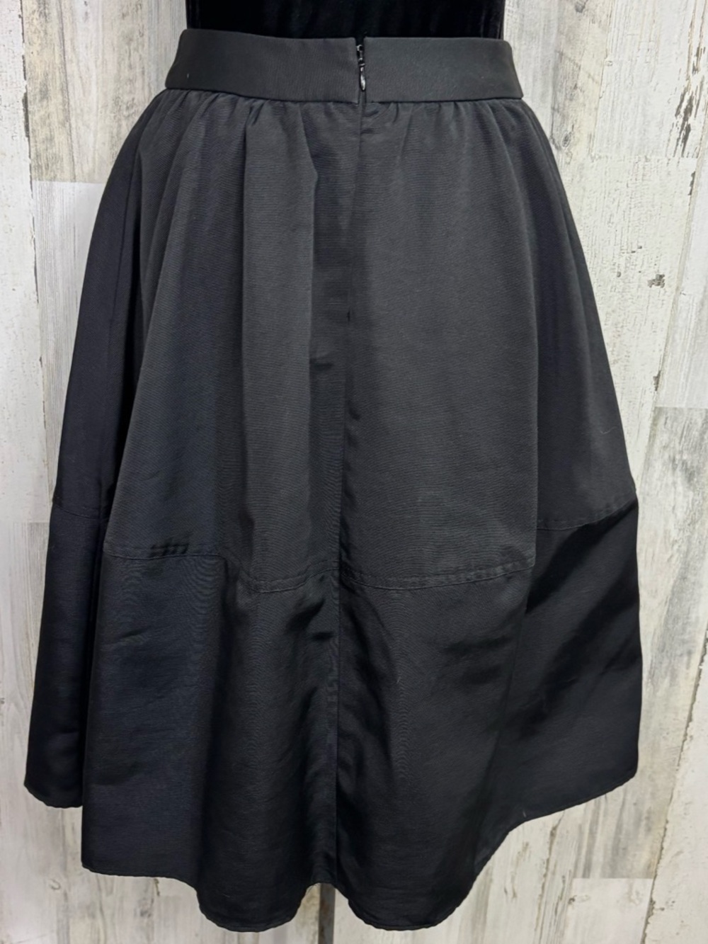 Express‎ Black A-Line Balloon Skirt with Soft Gathered Waist - Picture 4 of 8